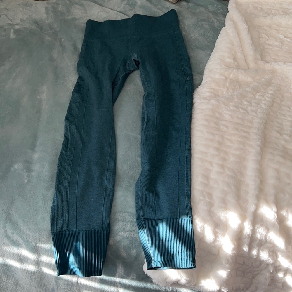 Blue lululemon leggings